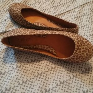 Women's Leopard Print flats never worn